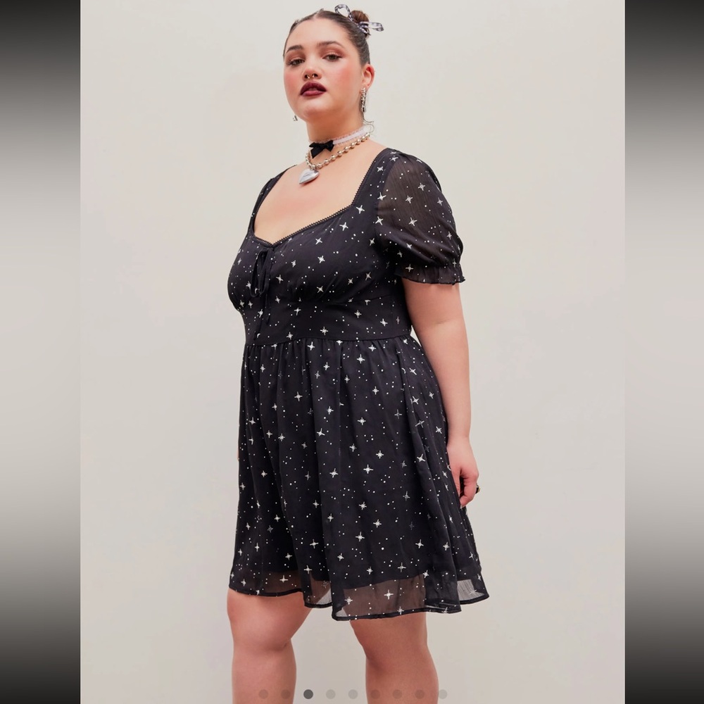 Cider Black Star Print Puff Sleeve Midi Dress